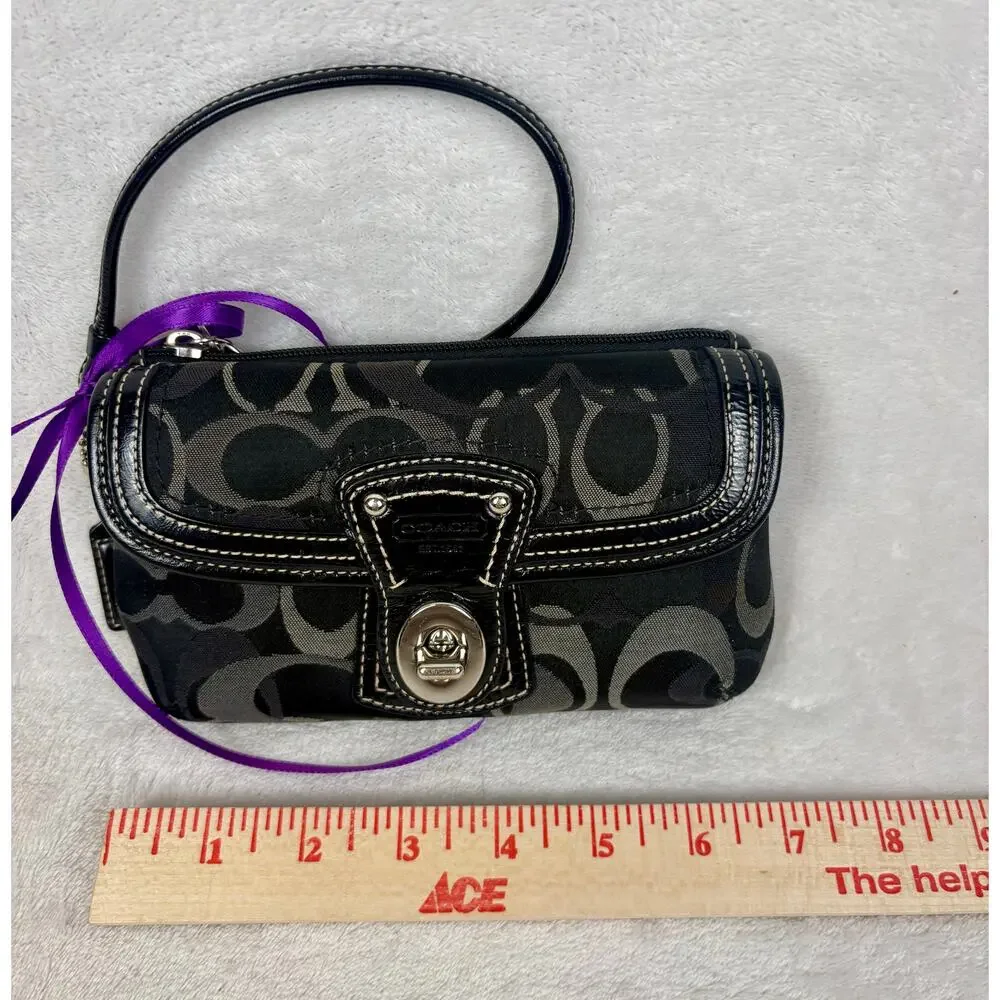Vintage Y2K Coach Legacy Signature Turnlock Flap Wristlet in Black/Gray Jacquard